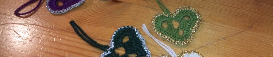 Heklede hjerter til juletreet